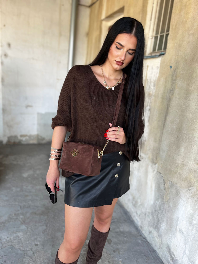 Čokoládová semišová crossbody Laura Biaggi s deleným vnútrom