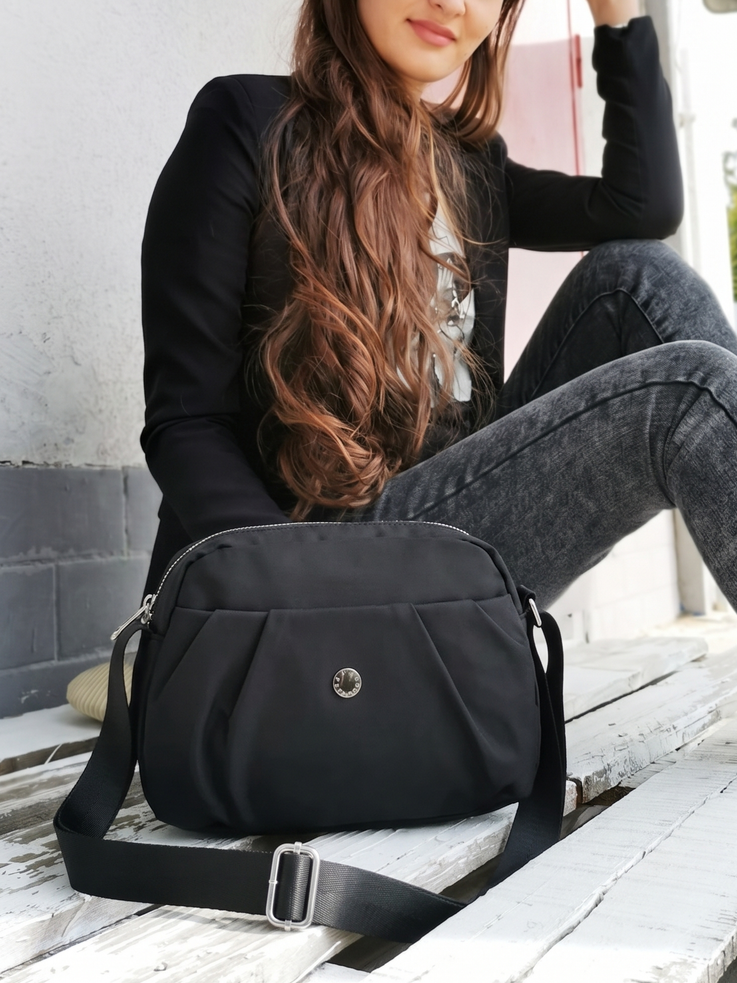 Mini nylonová crossbody – ľahká, praktická a štýlová na cestovanie