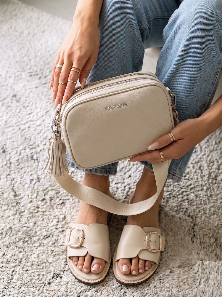 Béžová crossbody kabelka s deleným vnútrom Peterson