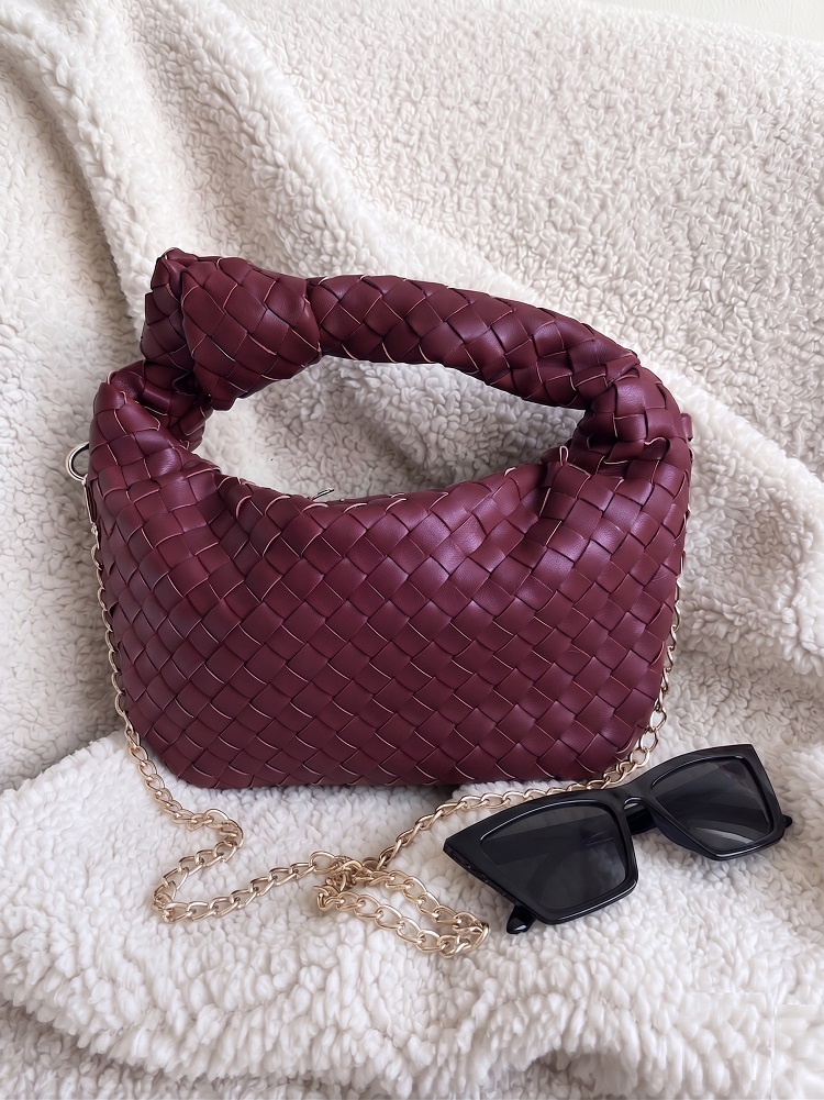 Bordová kabelka do ruky - malá a štýlová crossbody
