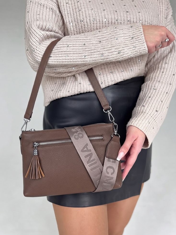 Hnedá crossbody kabelka s dvoma ramienkami