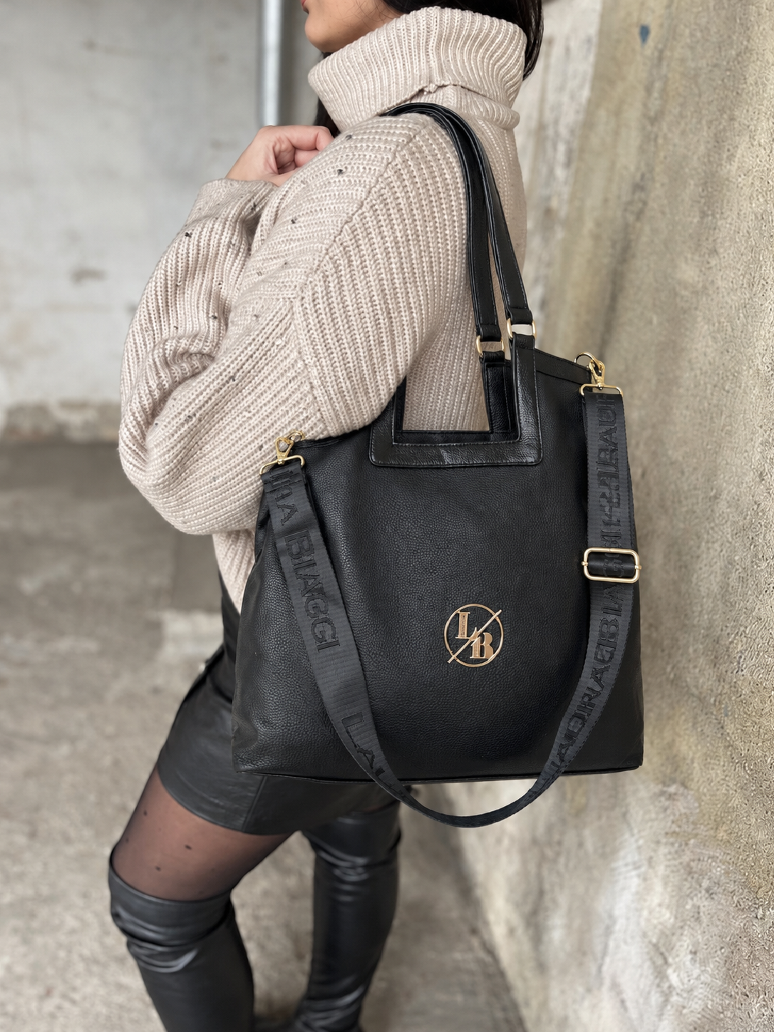 Veľká shopper kabelka na rameno Laura Biaggi - čierna A4