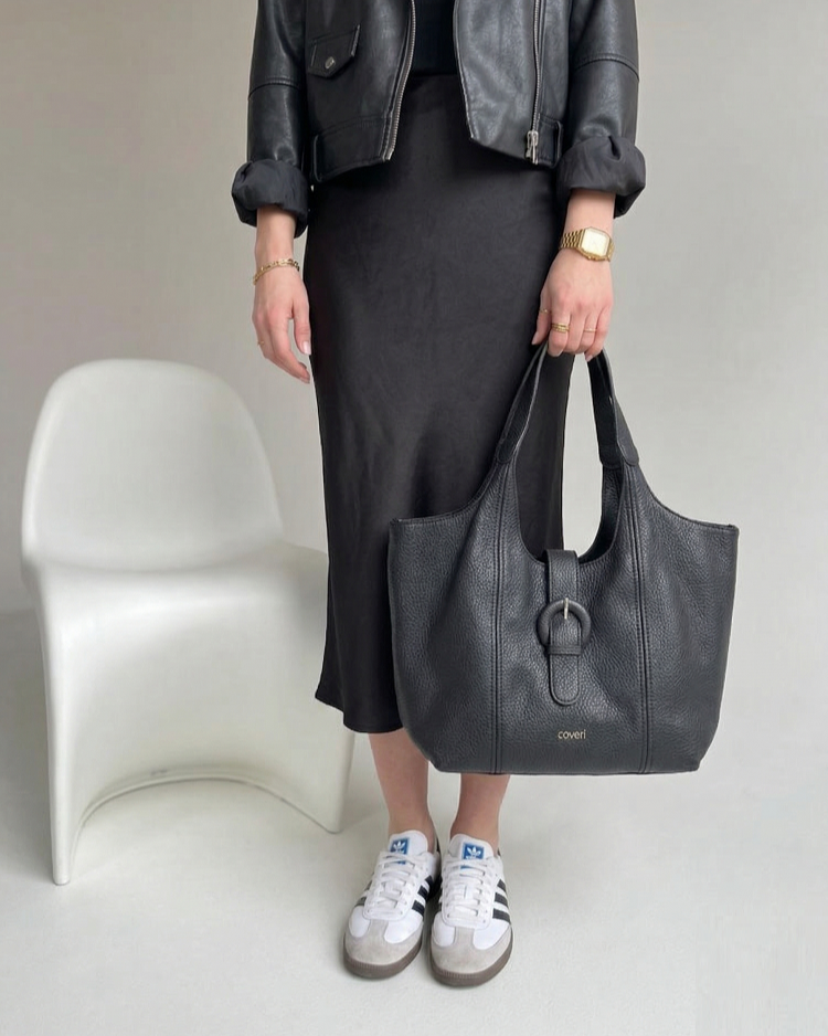 Dámska kabelka na rameno čierna