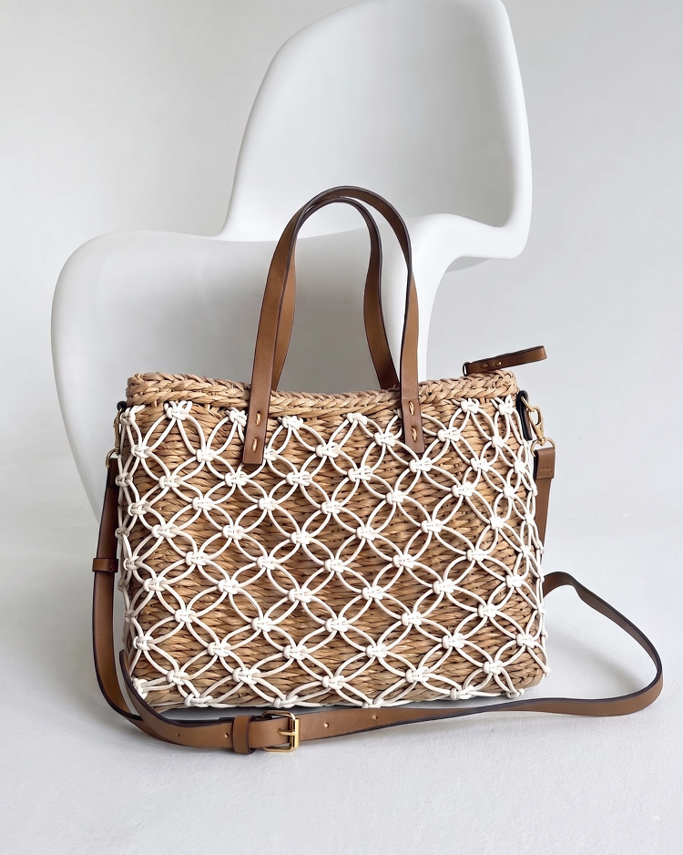 Dámska slamená kabelka s macramé vzorom – elegancia a letný štýl