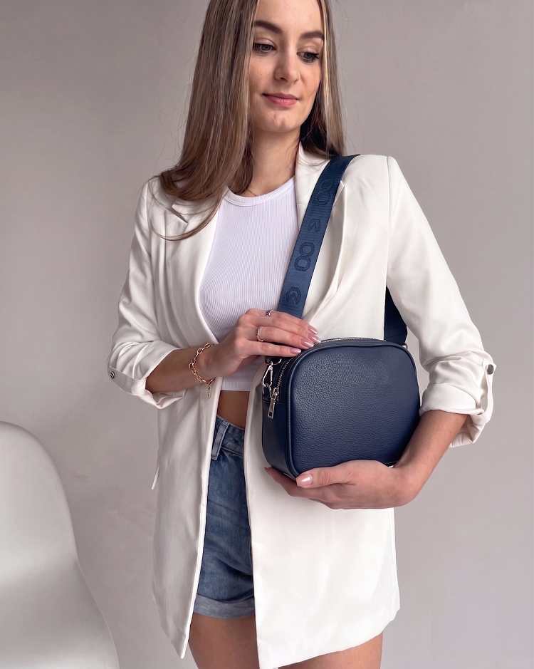 Tmavomodrá crossbody kabelka s 3 priehradkami - malá a praktická