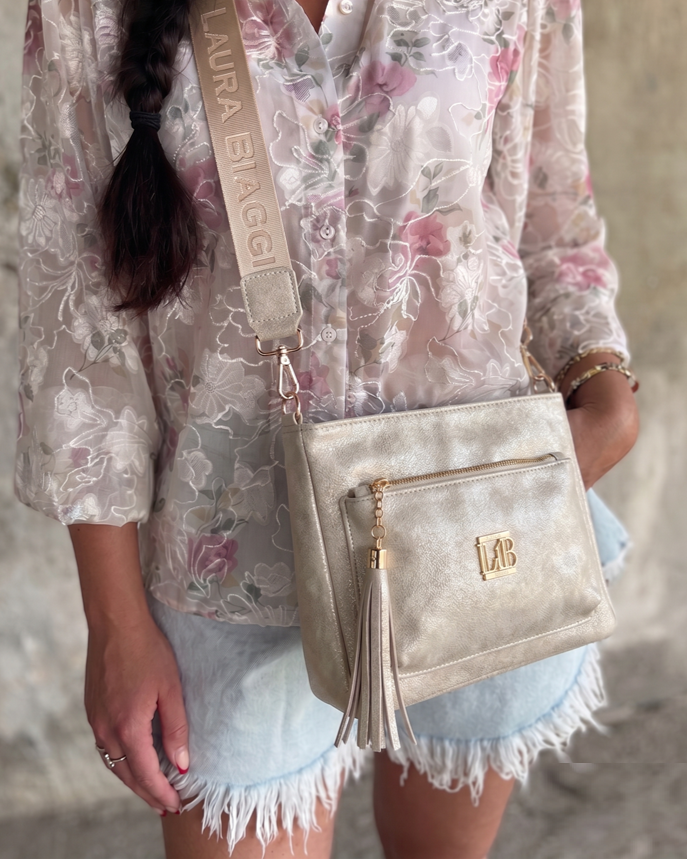 Zlatá crossbody kabelka Laura Biaggi – praktická na každý deň