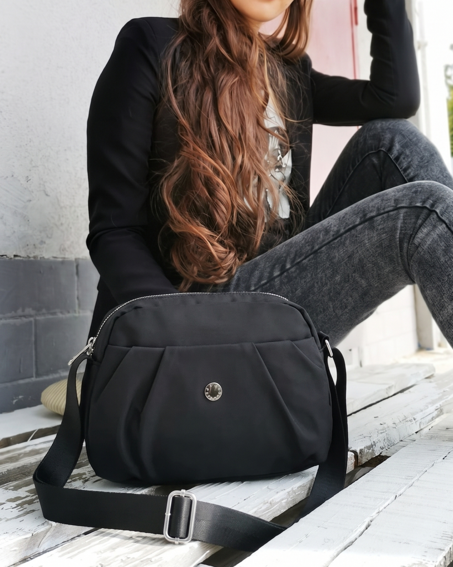 Mini nylonová crossbody – ľahká, praktická a štýlová na cestovanie