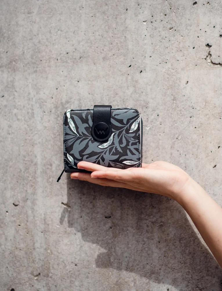 Dámska peňaženka VUCH V-Pippa Mini Leaves Black