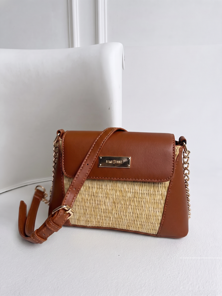 Crossbody kabelka FEMESTAGE hnedá na leto