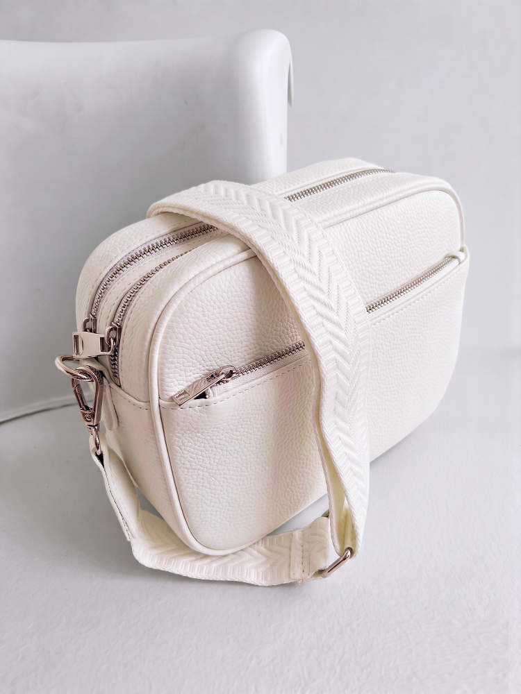 Praktická krémová crossbody kabelka s dvoma priehradkami