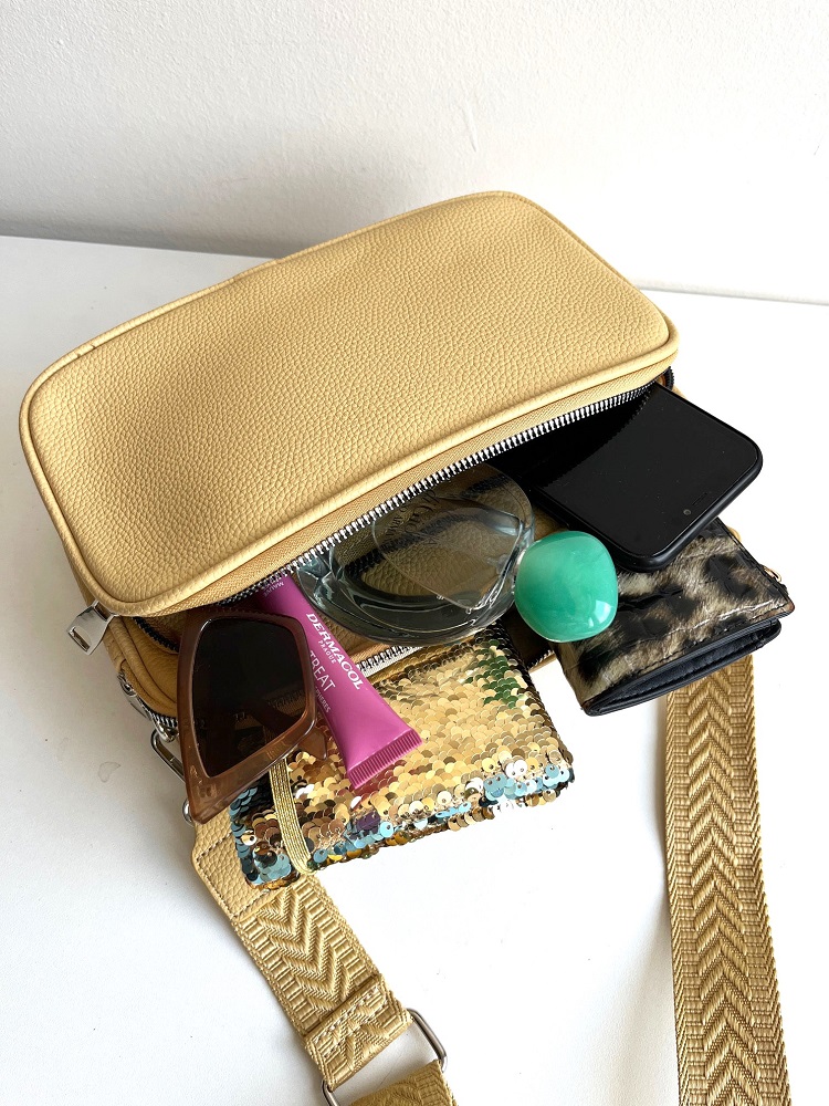 Praktická žltá crossbody kabelka s dvoma priehradkami