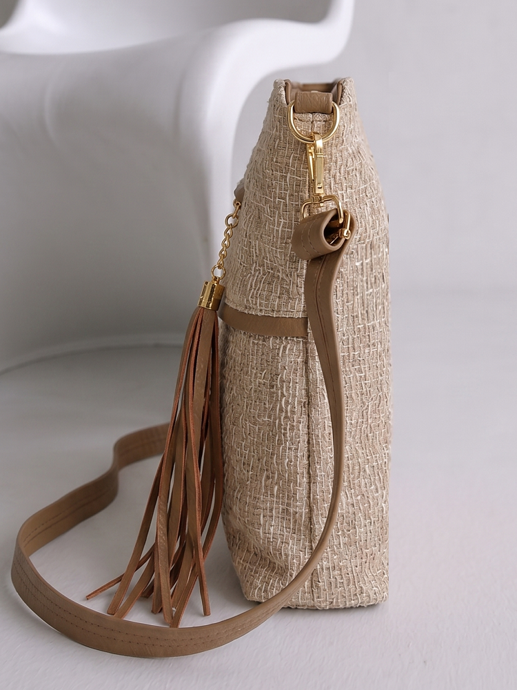 Veľká crossbody kabelka Laura Biaggi béžová
