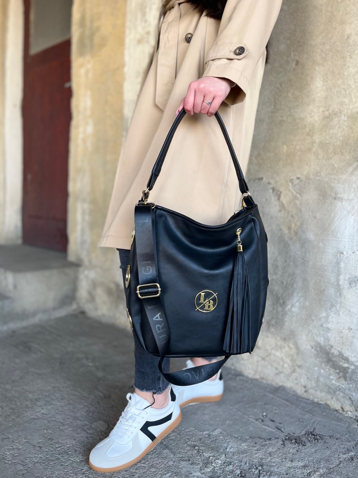 Čierna kabelka na rameno Laura Biaggi DX-KB180-black
