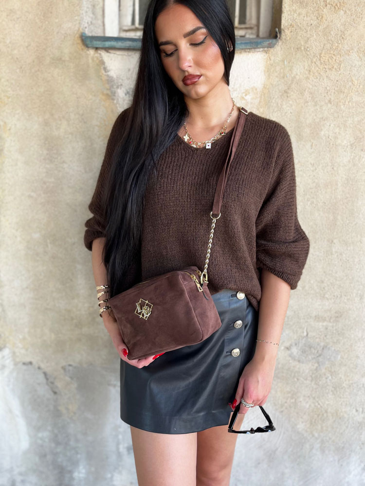 Čokoládová semišová crossbody Laura Biaggi s deleným vnútrom