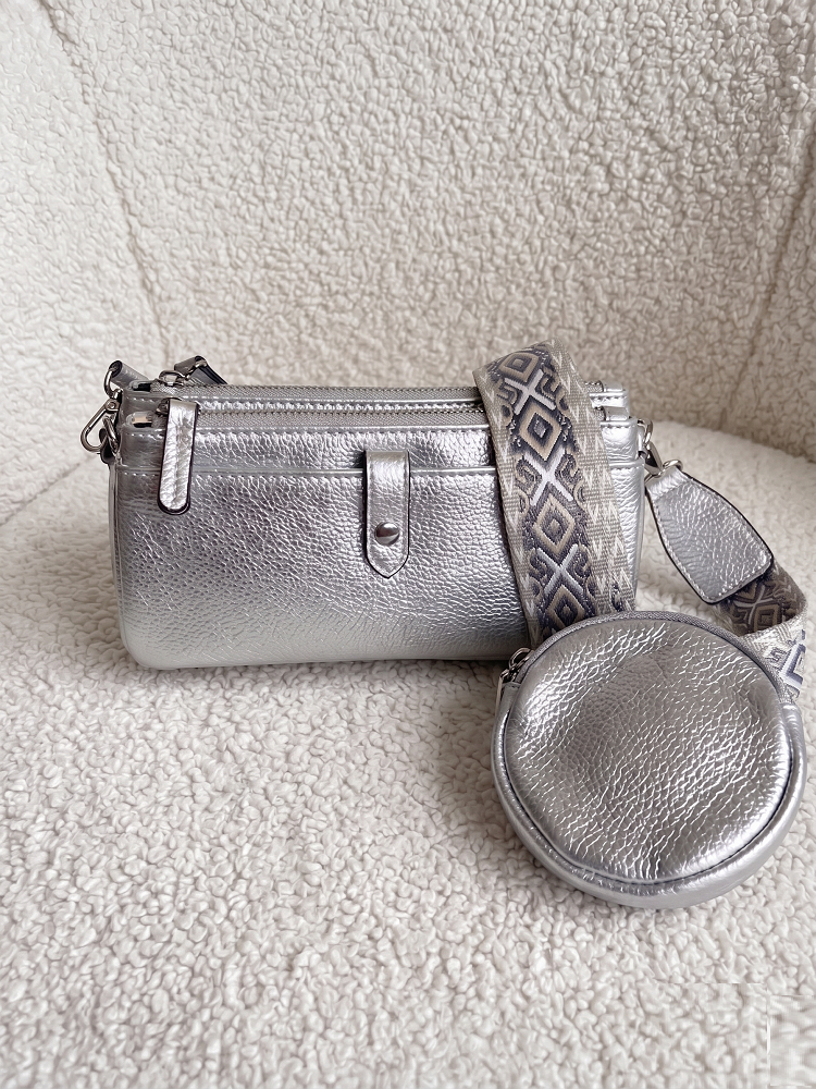 Strieborná crossbody kabelka a peňaženka v jednom