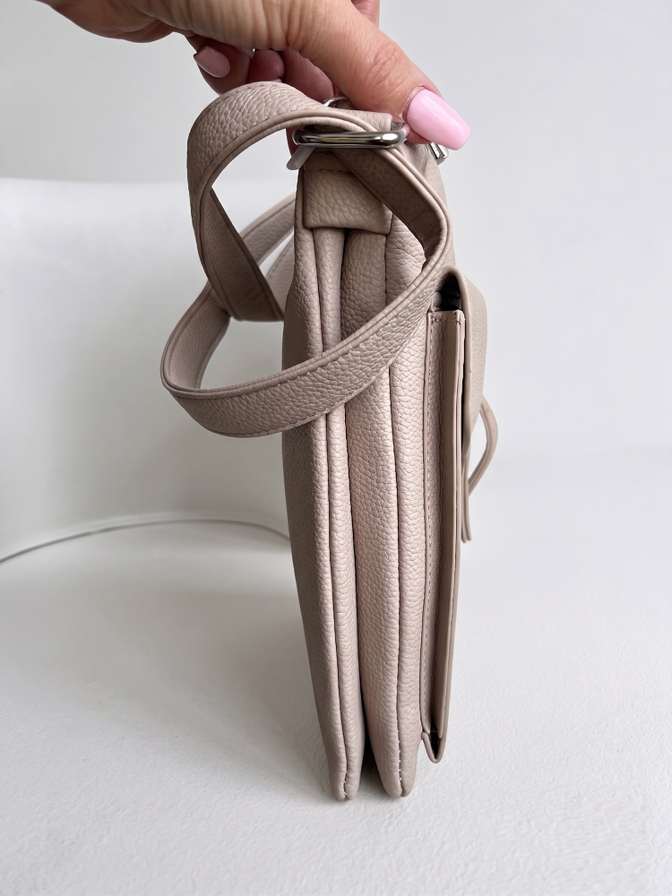 Praktická hnedá crossbody kabelka s priehradkami a vreckami