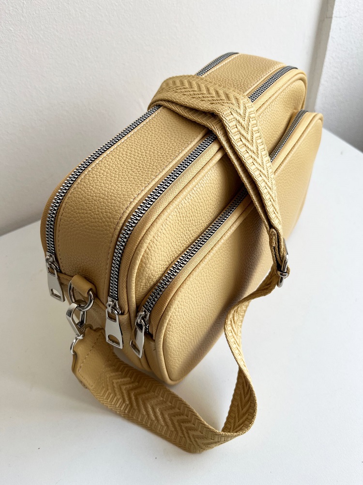 Praktická žltá crossbody kabelka s dvoma priehradkami