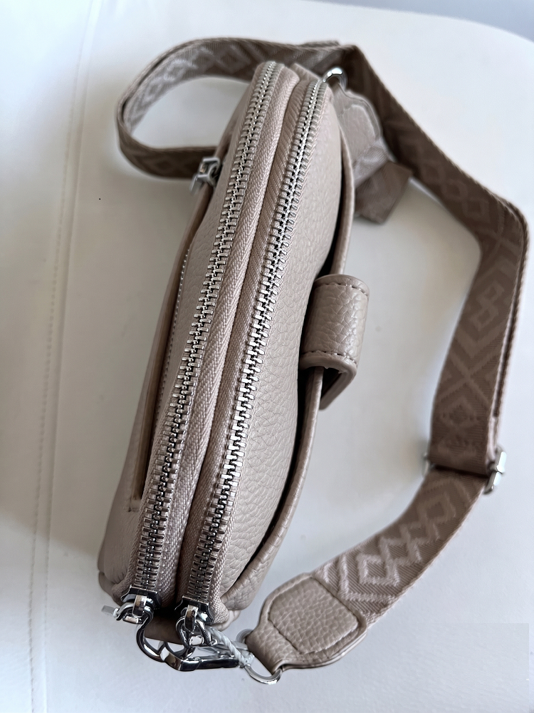 Mini crossbody kabelka s dvojitým vnútrom hnedá