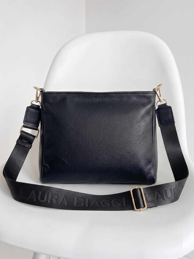Čierna crossbody kabelka Laura Biaggi – praktická na každý deň