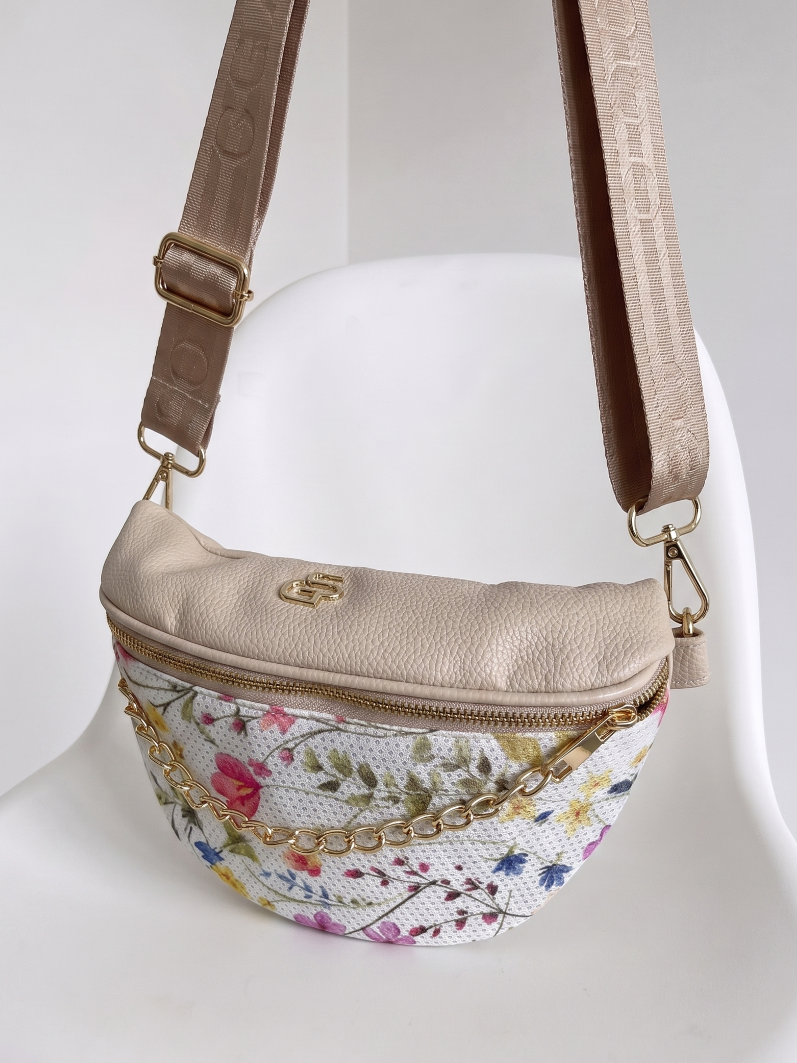 Béžová kvetovaná crossbody kabelka a ľavinka v jednom Grosso