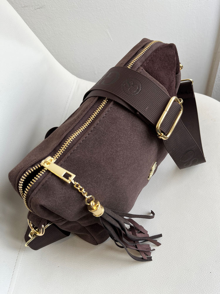 Čokoládová semišová crossbody kabelka GROSSO - praktická na každý deň