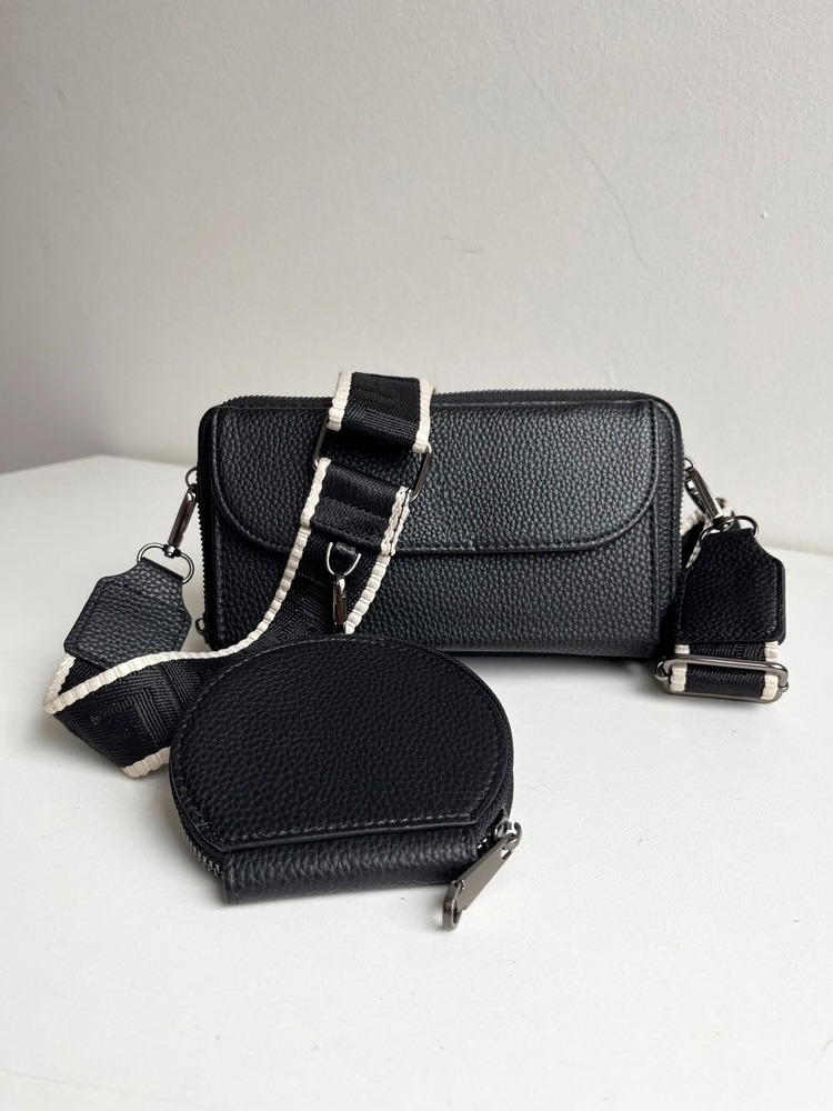 Čierna crossbody a peňaženka v jednom