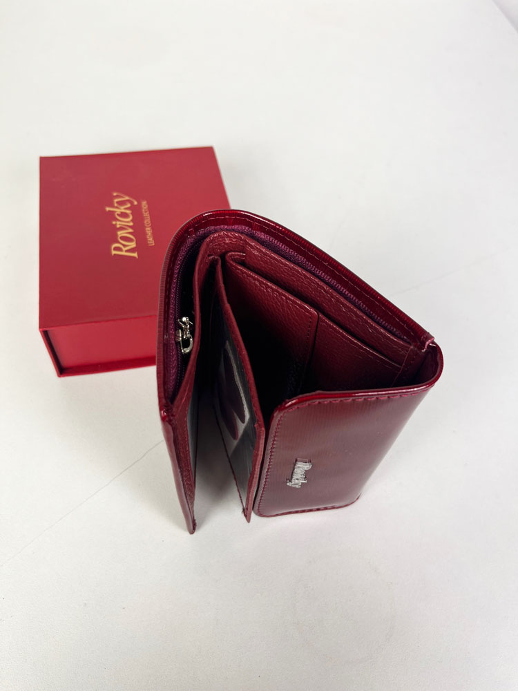 Malá lakovaná kožená peňaženka ROVICKY 8812-SH/3226-red