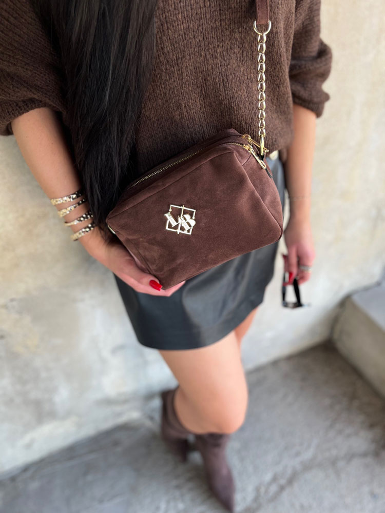 Čokoládová semišová crossbody Laura Biaggi s deleným vnútrom