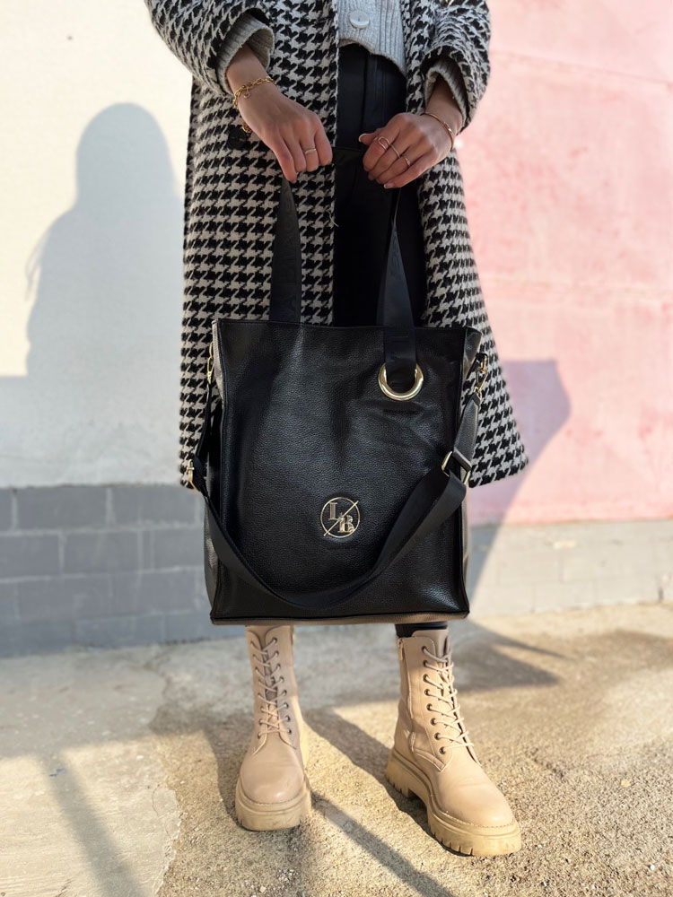 Laura Biaggi čierna shopper kabelka s deleným vnútrom lesklá