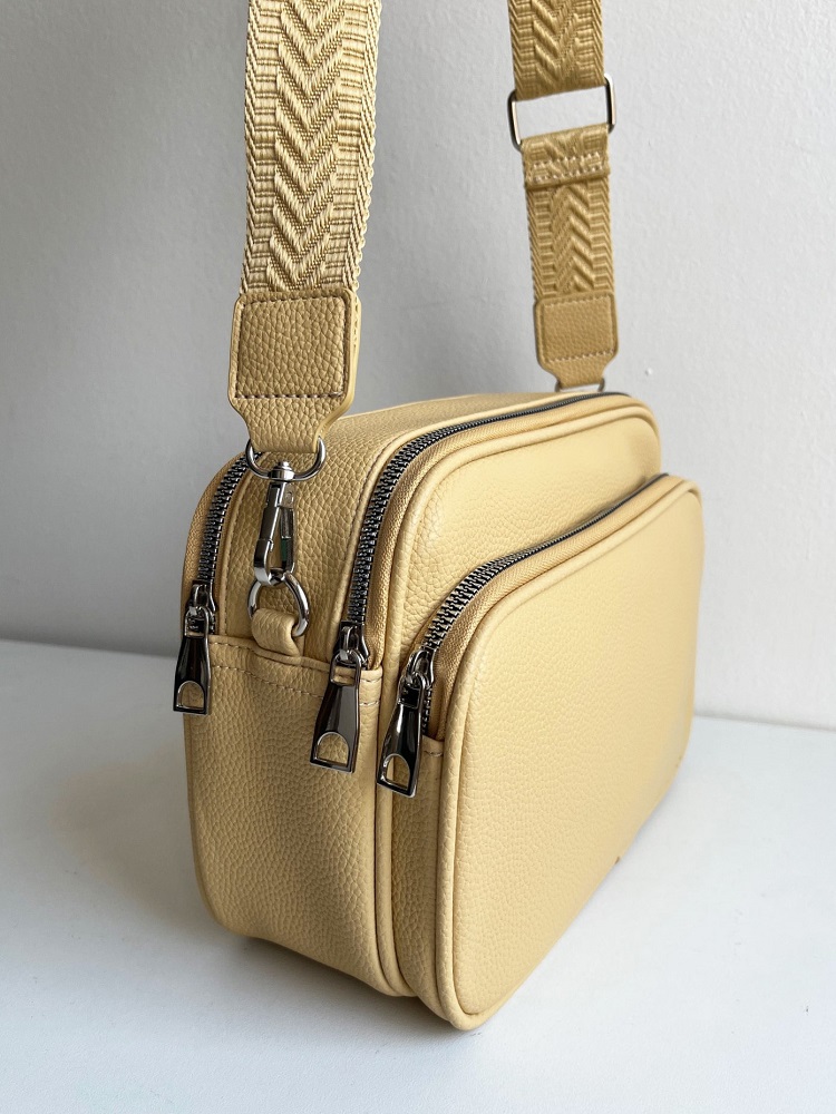 Praktická žltá crossbody kabelka s dvoma priehradkami