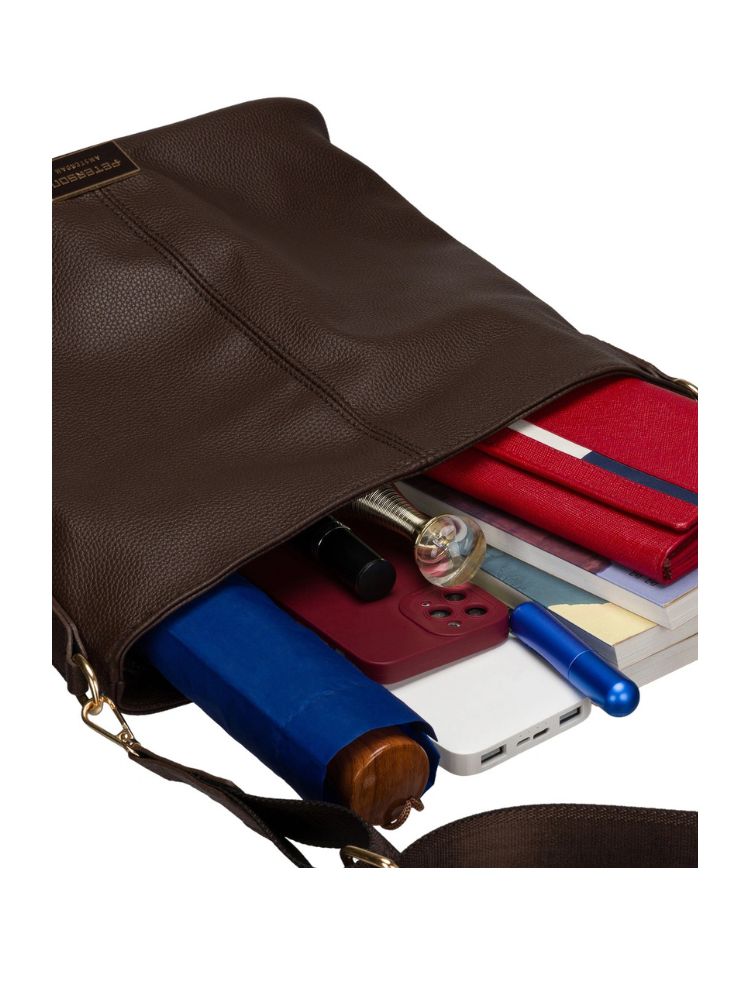 Veľká čokoládová crossbody s deleným vnútrom - elegantná a praktická