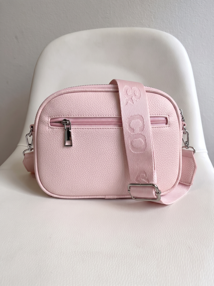 Ružová crossbody kabelka s 3 priehradkami - malá a praktická