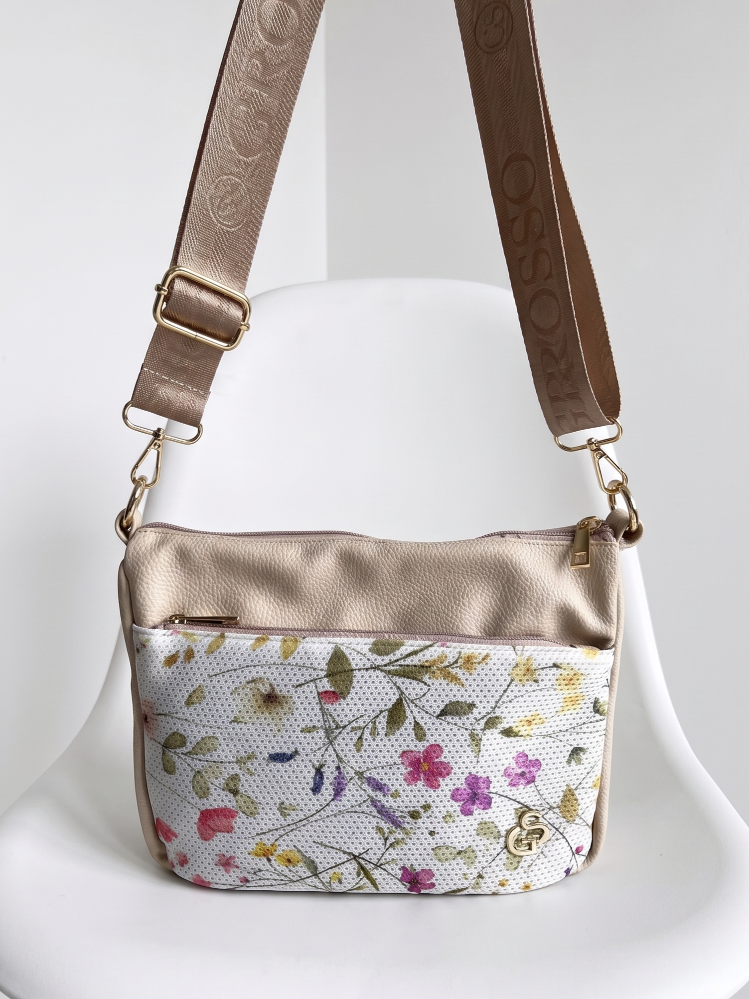 Béžová kvetovaná crossbody kabelka Grosso – praktická na každý deň
