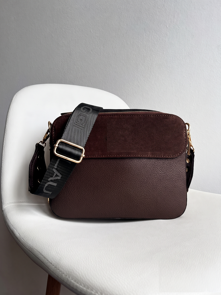 Čokoládová crossbody kabelka Laura Biaggi s dvoma priehradkami