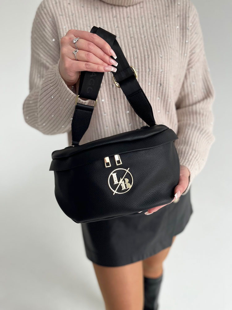 Čierna ľadvinka Laura Biaggi veľká a praktická aj ako crossbody