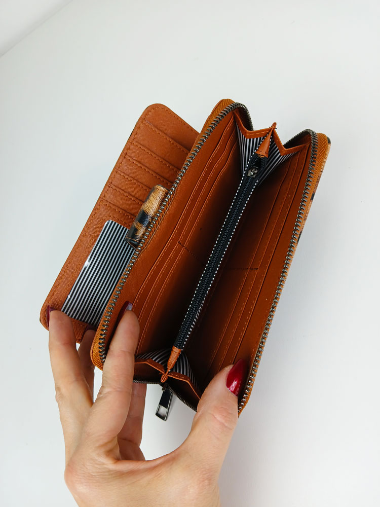 Dámska peňaženka Maxfly BA-701-brown