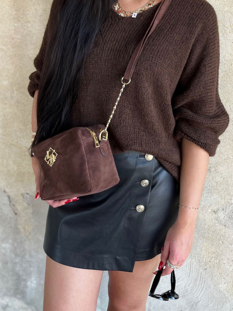 Čokoládová semišová crossbody Laura Biaggi s deleným vnútrom
