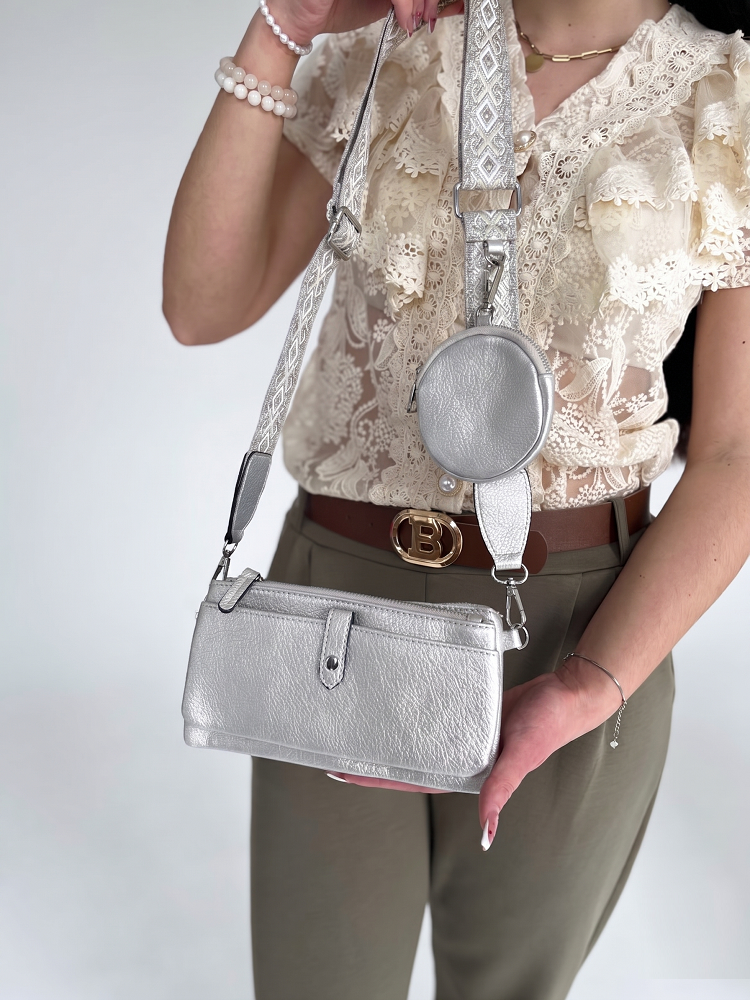 Strieborná crossbody kabelka a peňaženka v jednom