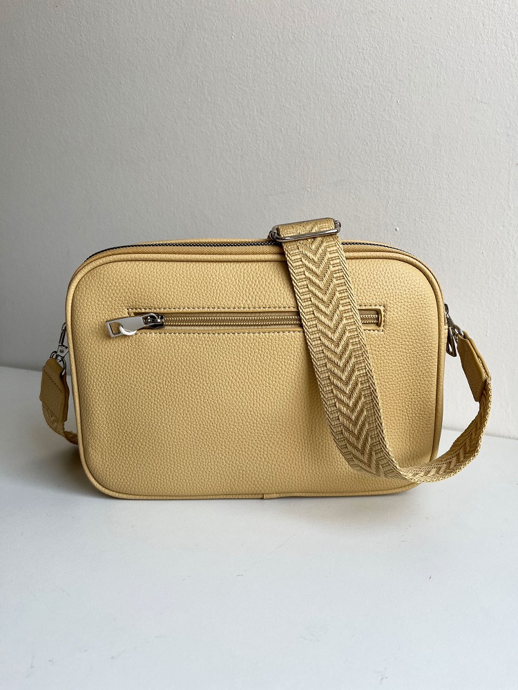 Praktická žltá crossbody kabelka s dvoma priehradkami