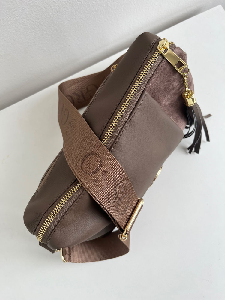 Hnedosivá crossbody kabelka GROSSO - praktická na každý deň