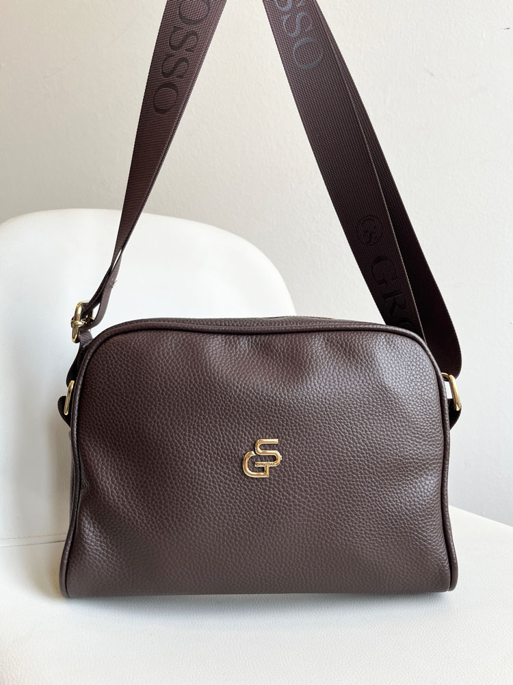 Čokoládová crossbody GROSSO športovo-elegantná