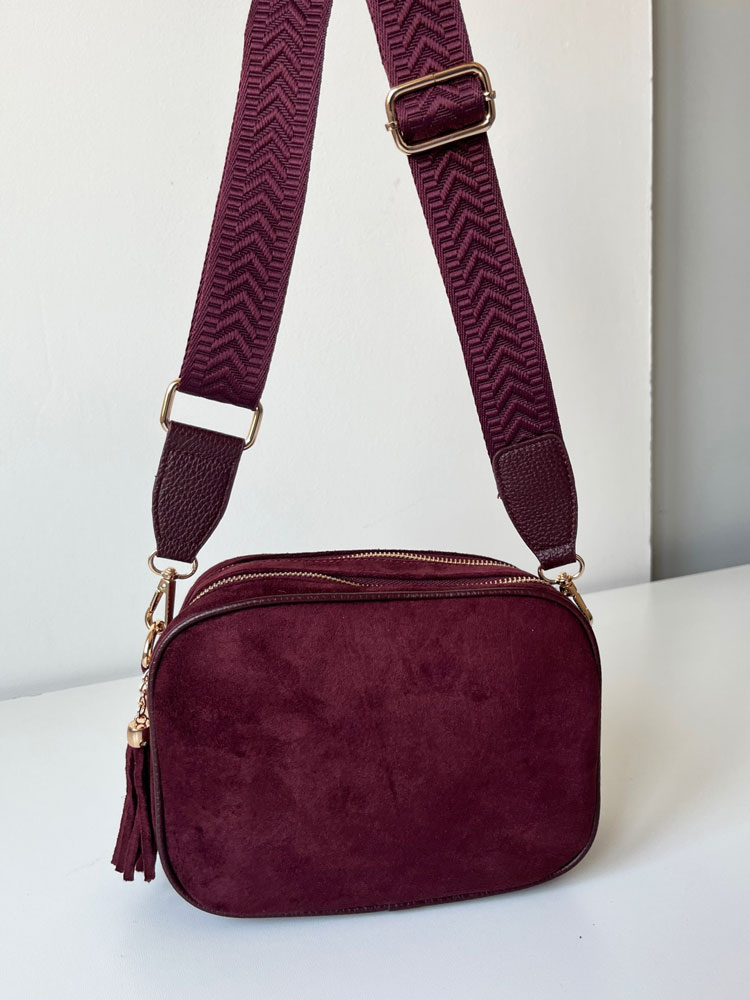 Bordová semišová crossbody kabelka s dvoma priehradkami