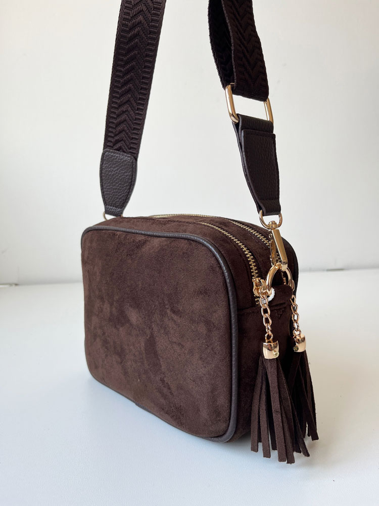 Čokoládová semišová crossbody kabelka s dvoma priehradkami