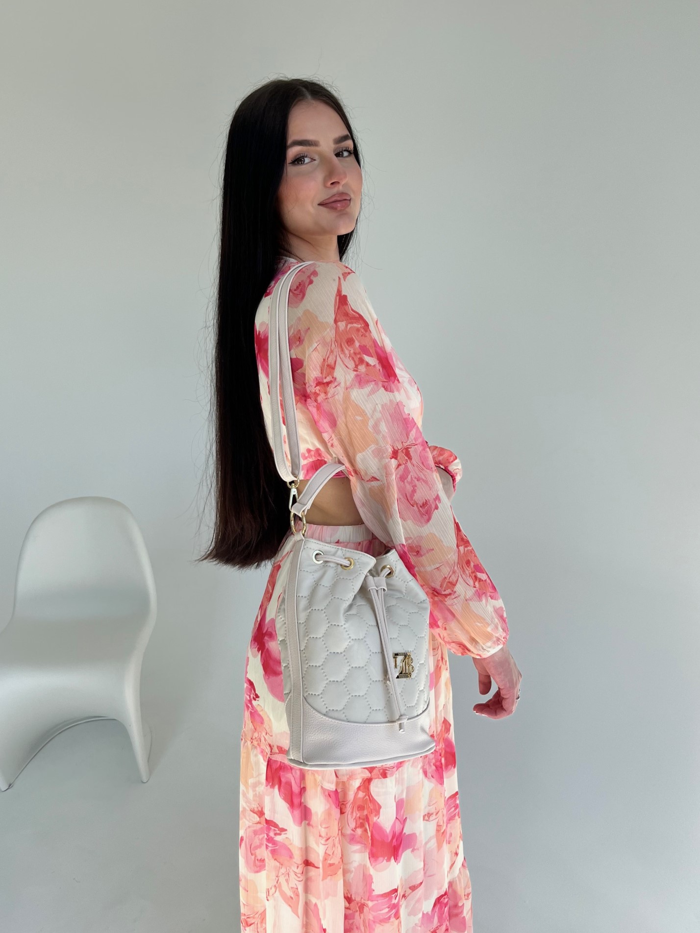 Béžová kabelka v tvare vačku Laura Biaggi DX-E-106-beige