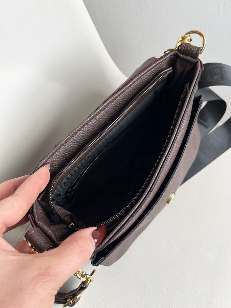 Tmavohnedá crossbody kabelka s dvoma ramienkami Laura Biaggi DX-F290-chocolate