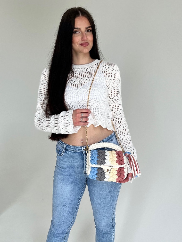 Dámska pletená mini kabelka modro-biela